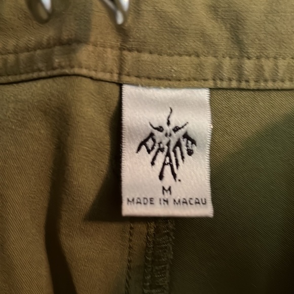 Three quarter length Prana capris. - Picture 3 of 4